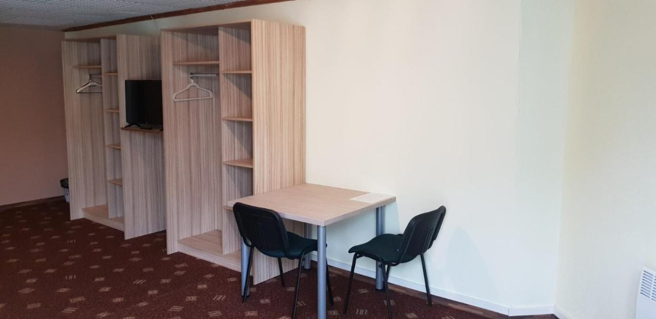 Hotel Sveciu Namai- Kazlu Ruda Extérieur photo